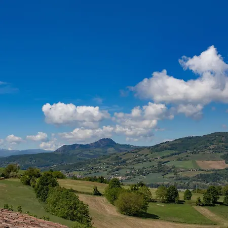 فندق مبيت وإفطار Torre Dei Magnani Fabbiano (Piacenza)